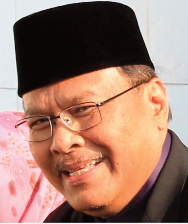 Memahami Fenomena Kerajaan Fiktif - Universitas Pasundan