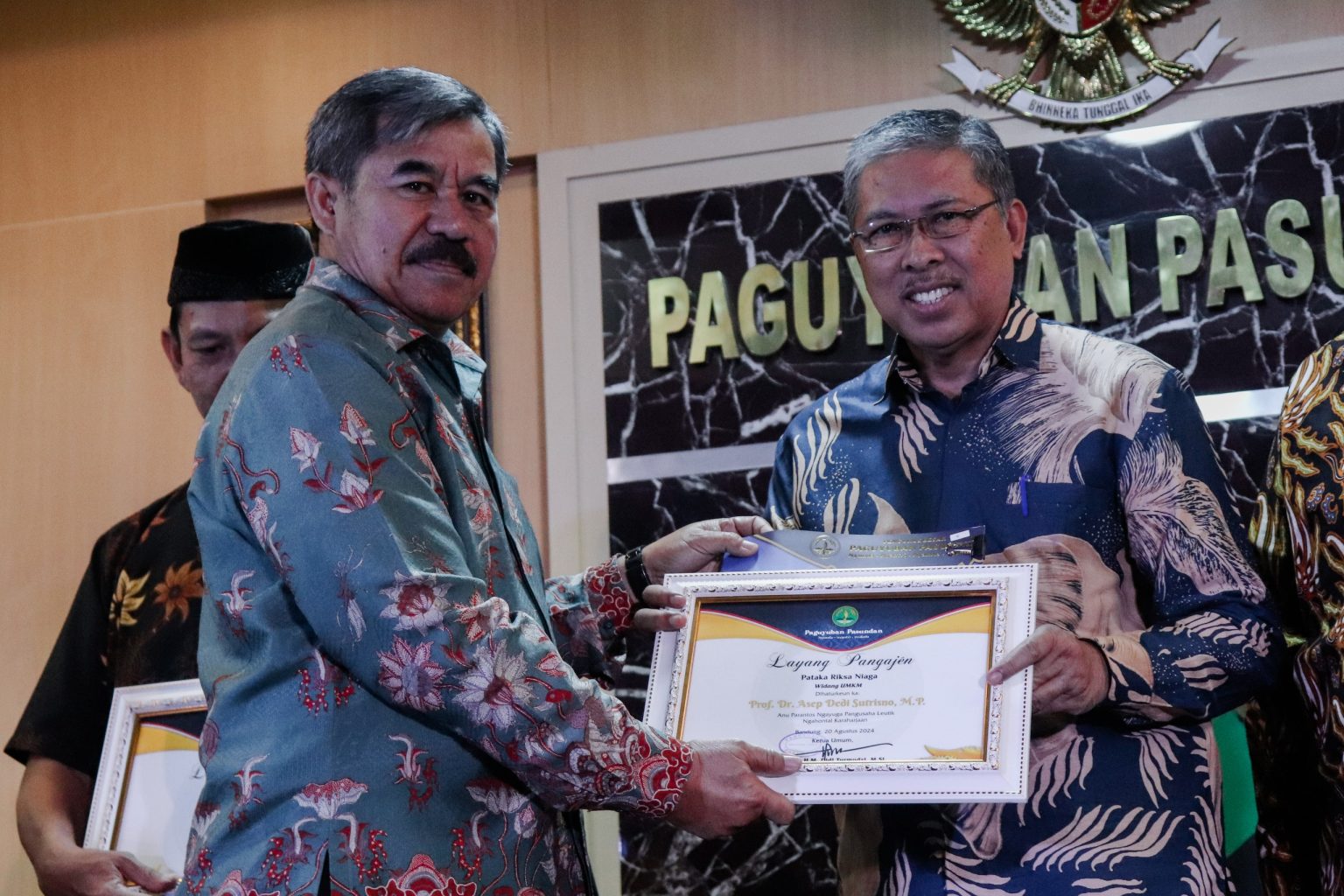 Penyerahan Hadiah Rancage 2024, Dosen Unpas Raih Penghargaan Layang Pangajen 