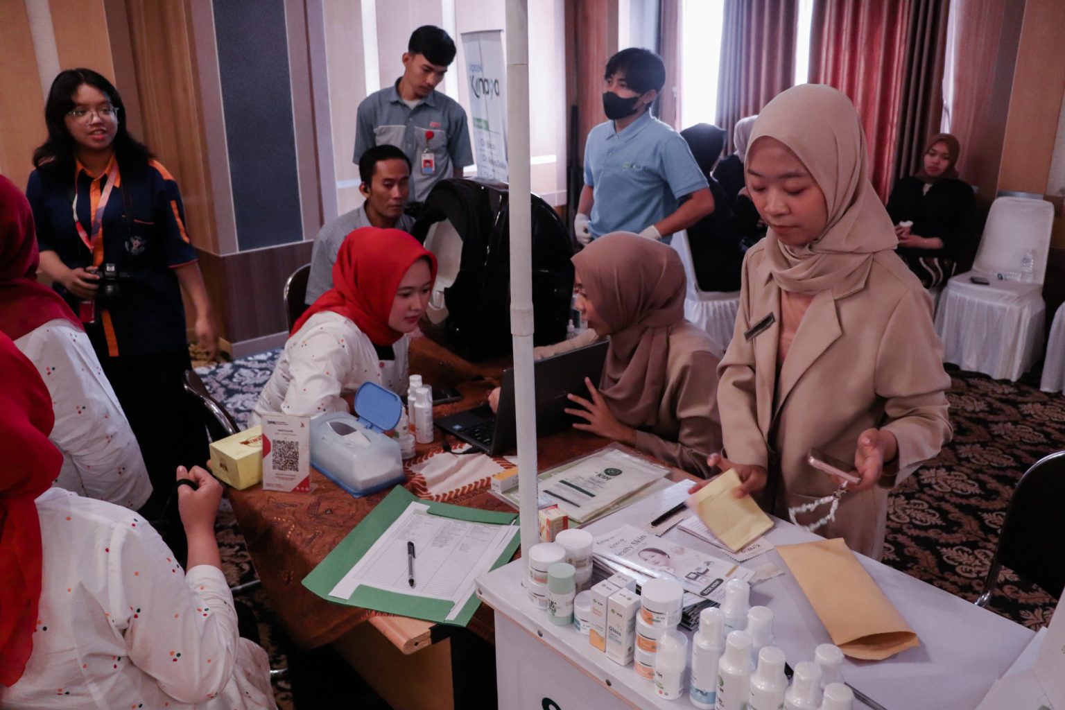 Tingkatkan Kesejahteraan Jasmani dan Rohani, IIKU FK Unpas Gelar Talkshow dan Beauty Class
