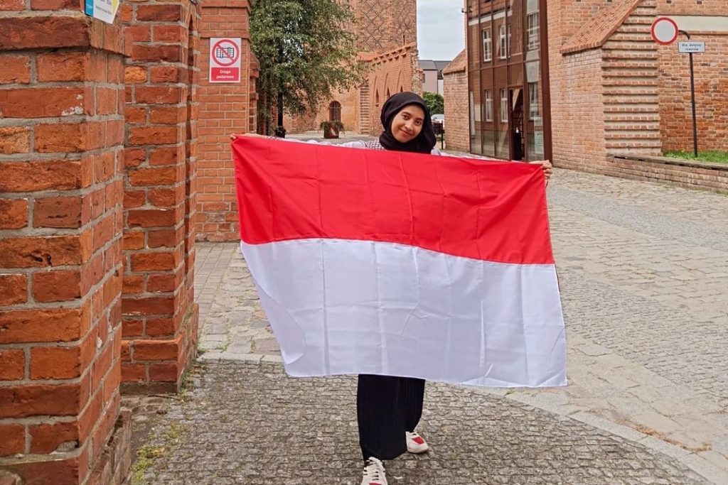 Resti Nopita Nurhasanah Alumni Unpas yang Berhasil Melangkah ke Rumania