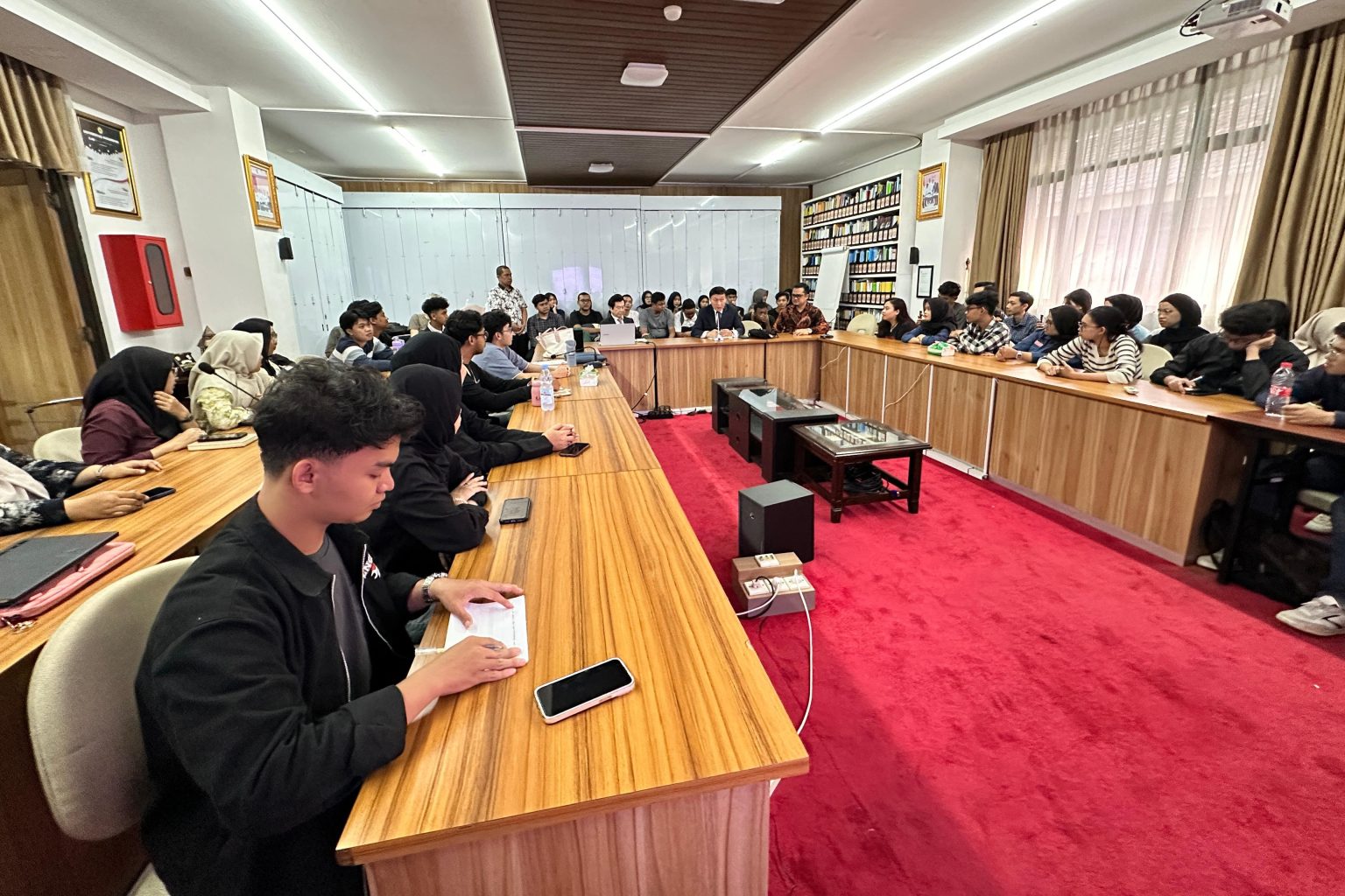 Guru Besar Hanyang University Korsel Beri Kuliah Umum di FT Unpas