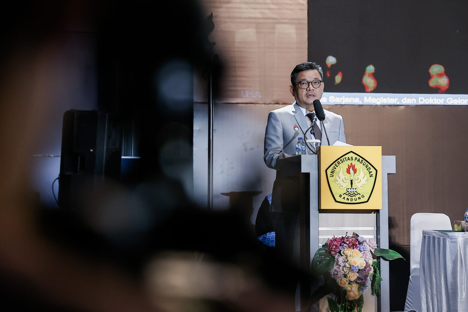 Wisuda Unpas Gelombang I TA 2024/2025: Pengetahuan Sebagai Pondasi Mencapai Kesuksesan