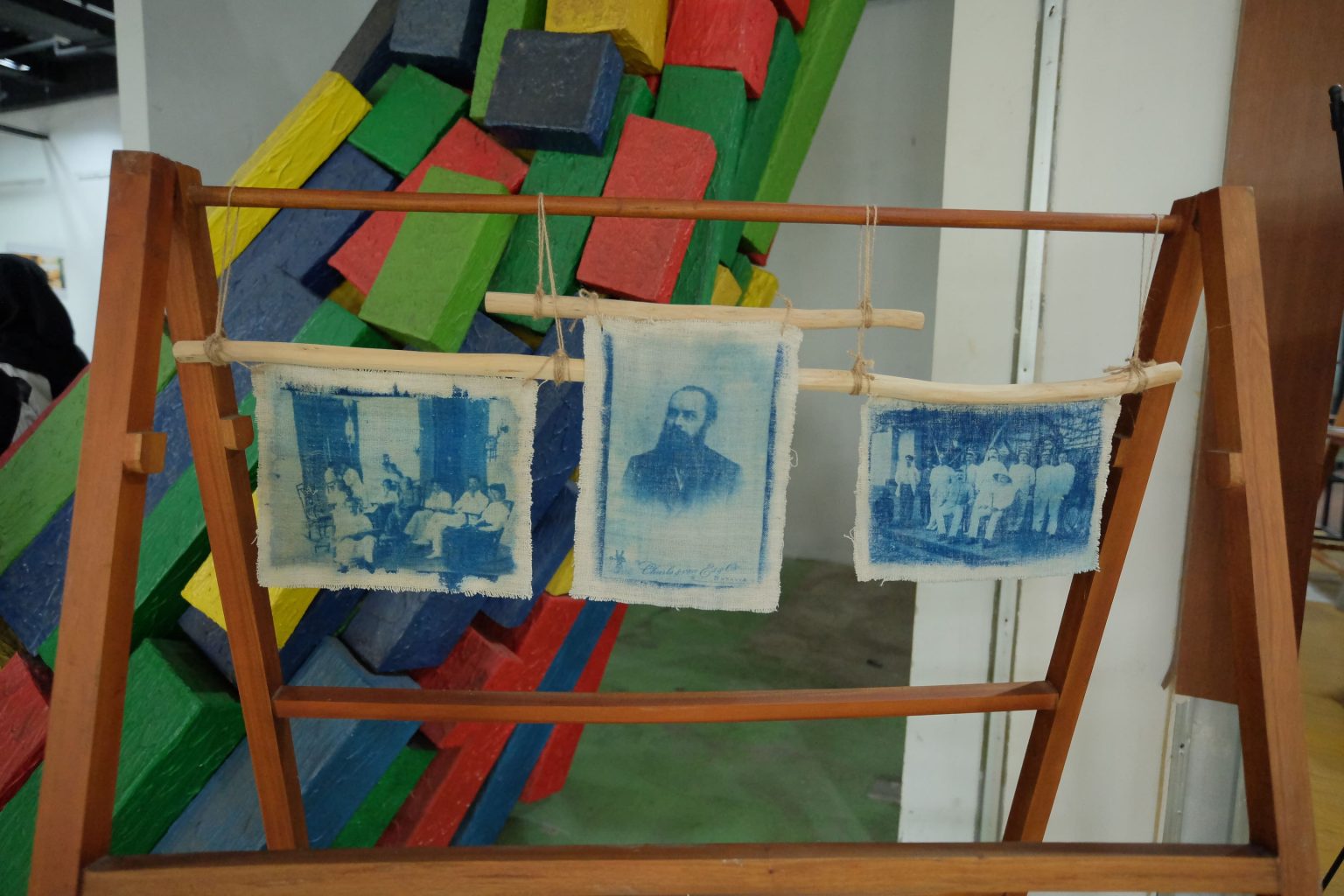 Realitas Kontras: Pagelaran Karya Fotografi dan Sinematografi Unpas di Bandung Creative Hub