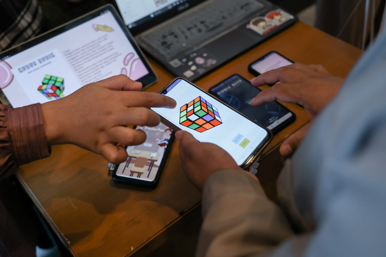 Mahasiswa Prodi Pendidikan Matematika FKIP Unpas Membuat Aplikasi Edukasi Hingga Game Android