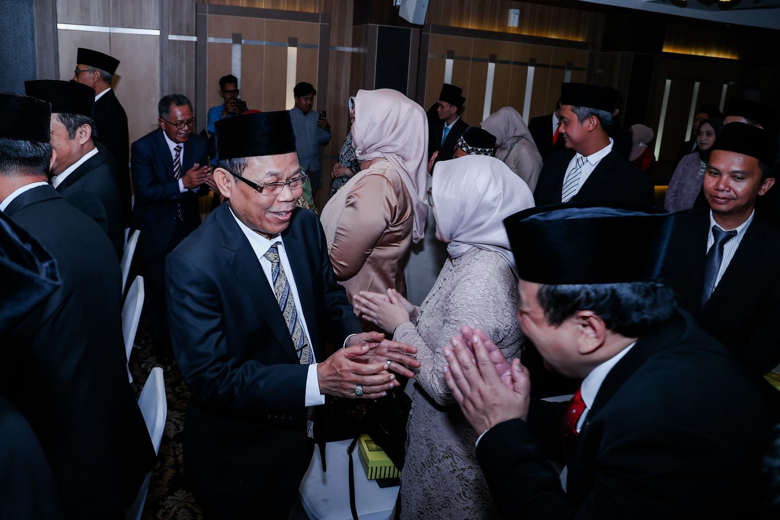 Rektor Lantik Dekan FISS, Ketua dan Sekretaris Prodi Serta Lembaga/Satuan/Divisi di Lingkungan Unpas