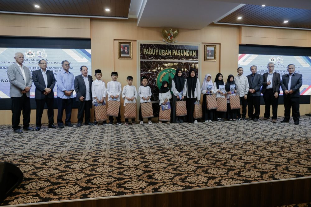 Pascasarjana Unpas Rayakan Milangkala ke-26 dengan Tausiyah dan Pemberian Santunan