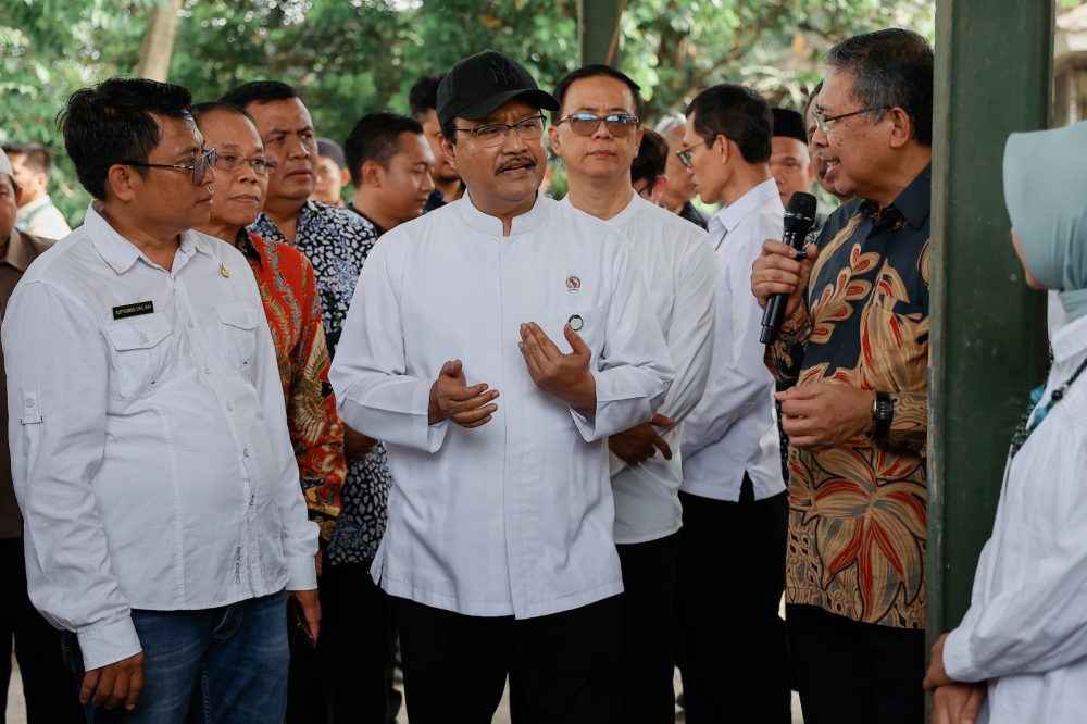 Menteri Sosial Apresiasi Inovasi Pengelolaan Sampah di Desa Binaan Unpas