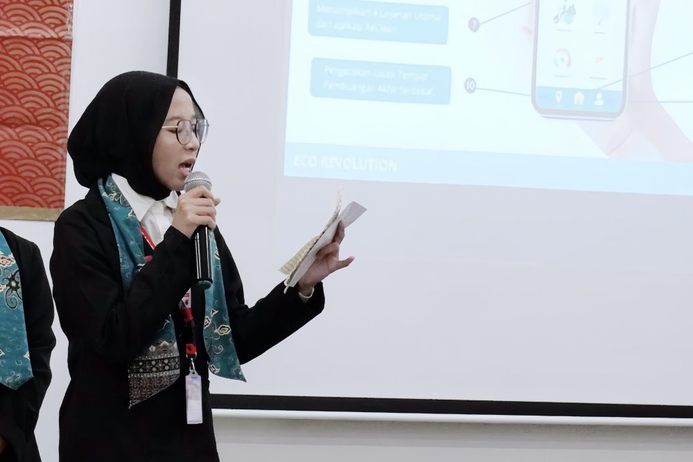 Mahasiswi FH Unpas, Nazwa Safira, Raih Penghargaan Internasional di International Youth Innovation Summit