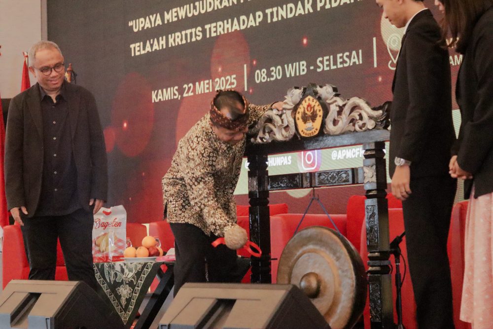 Seminar dan Musyawarah Nasional FH Unpas Bahas Forum Previlegiatum