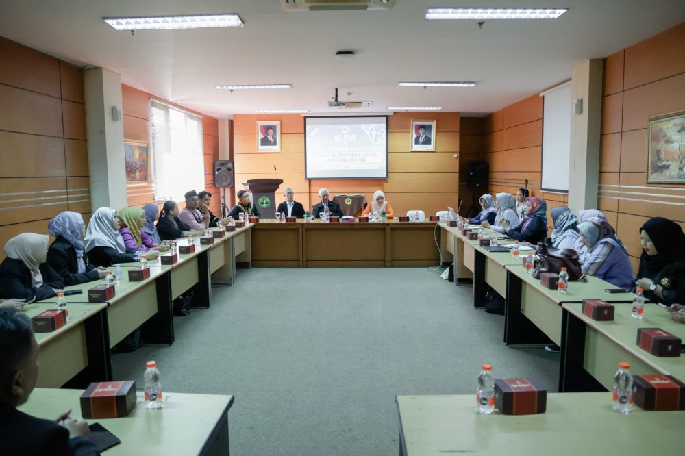 Penandatangan IA Pascasarjana Unpas dan UMS Perkuat Pendidikan Matematika dan Bahasa Indonesia