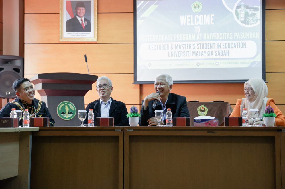 Penandatangan IA Pascasarjana Unpas dan UMS Perkuat Pendidikan Matematika dan Bahasa Indonesia