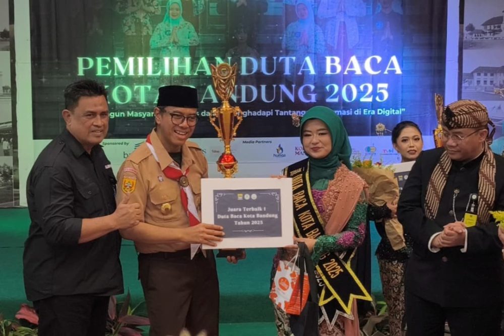 Mahasiswi Unpas Prita Stania Agustina Juara Pertama Duta Baca Kota Bandung 2025 Gagas Program Advokasi “Liter-Aksi BaTuP”