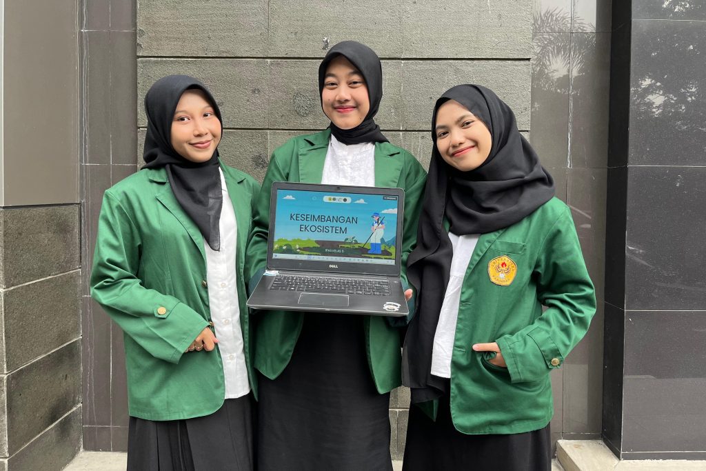 Tiga Mahasiswa PGSD FKIP Unpas Sapu Bersih Juara 1 di Kompetisi Cakra Guru