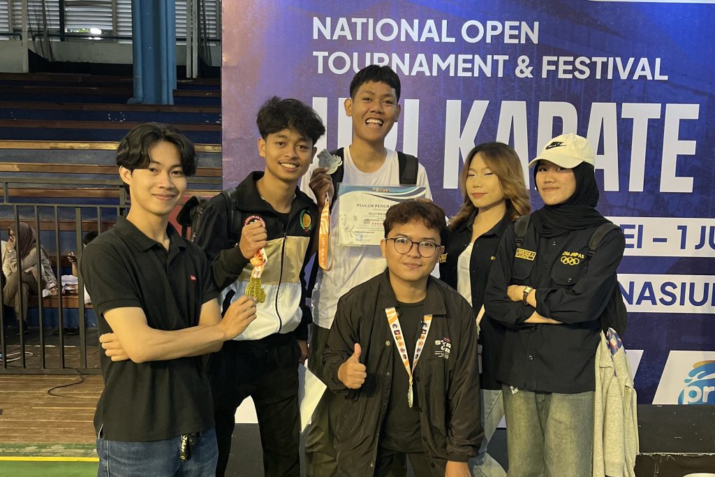 Atlet Karate KOM Unpas Borong Medali di UPI Karate CUP V 2025