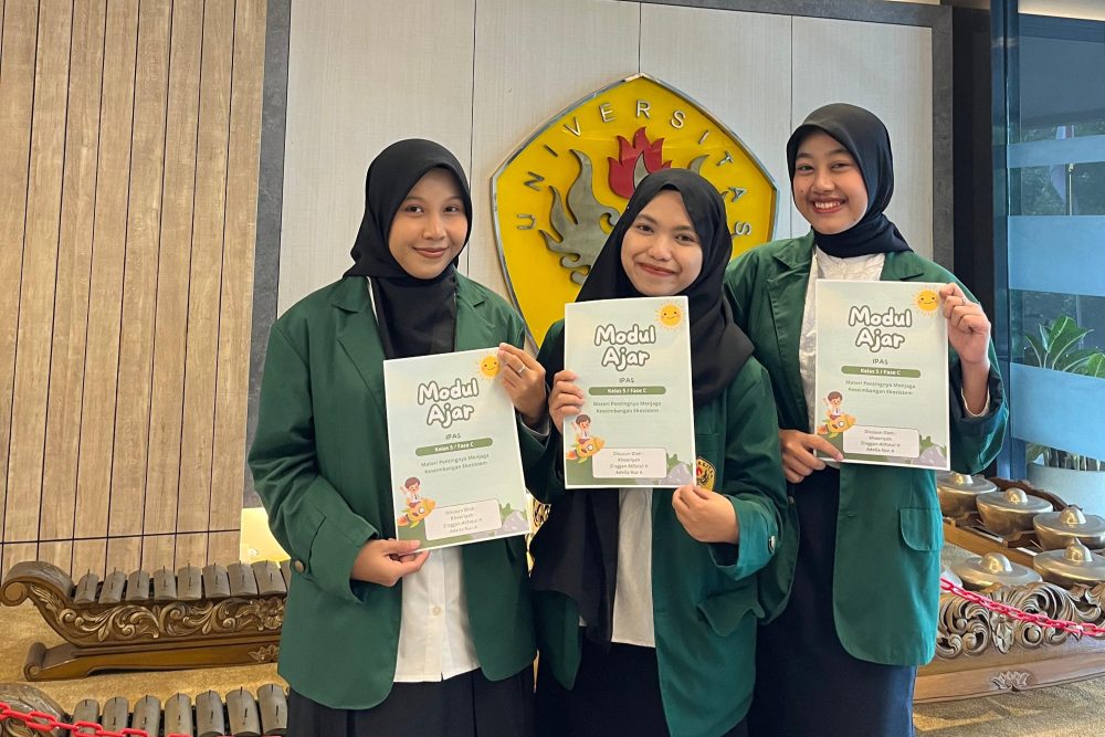 Tiga Mahasiswa PGSD FKIP Unpas Sapu Bersih Juara 1 di Kompetisi Cakra Guru