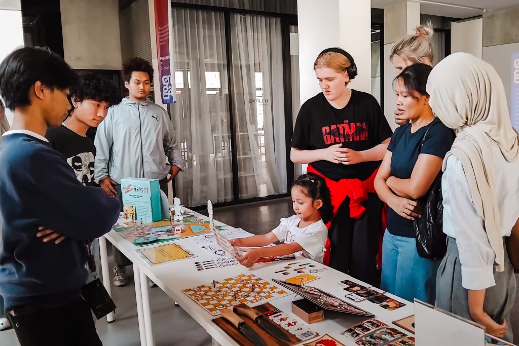 Mahasiswa DKV Unpas Gelar Pameran Tugas Akhir Bertajuk End Game