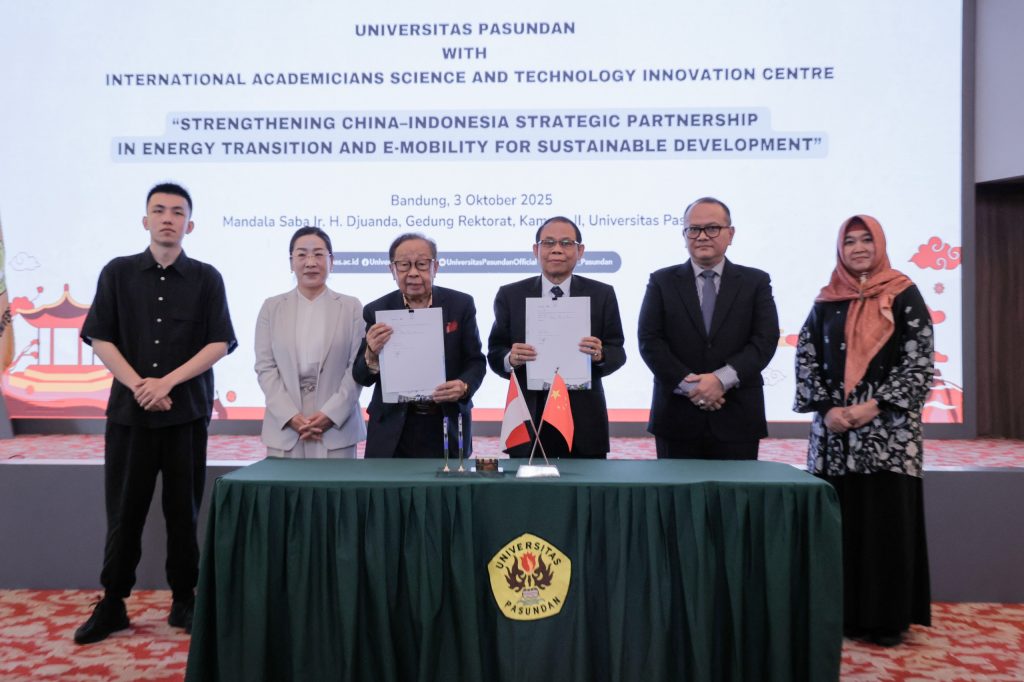 Unpas dan IASTIC Teken MoU Perkuat Kemitraan Strategis Indonesia-China dalam Transisi Energi dan E-Mobilitas