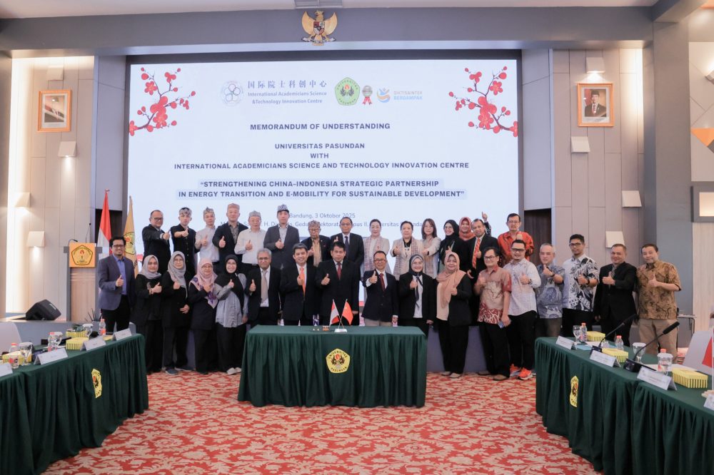 Unpas dan IASTIC Teken MoU Perkuat Kemitraan Strategis Indonesia-China dalam Transisi Energi dan E-Mobilitas