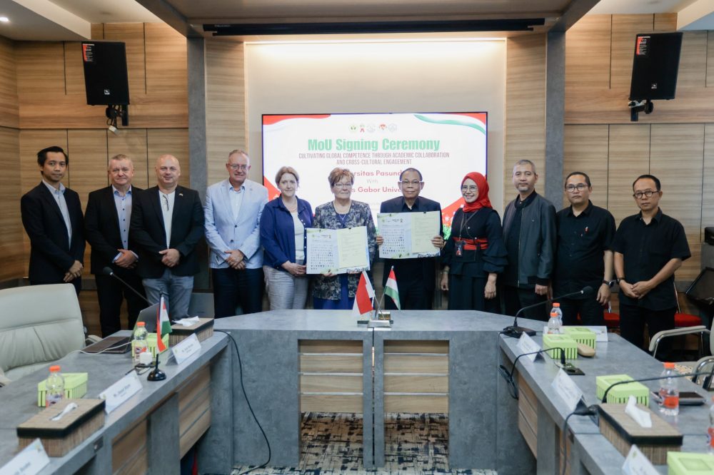 Unpas Teken MoU dengan Dennis Gabor University Hungaria
