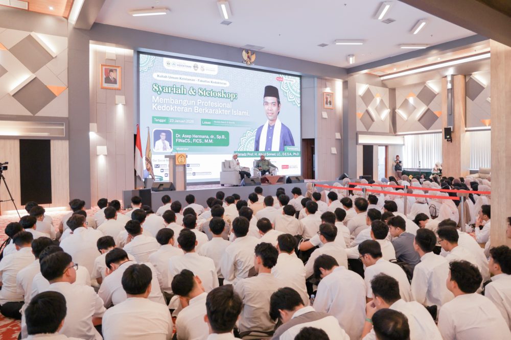 Kuliah Umum FK Unpas bersama Ustadz Abdul Somad. (Foto: Rico B)