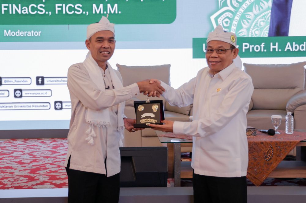 Kuliah Umum FK Unpas bersama Ustadz Abdul Somad. (Foto: Rico B)