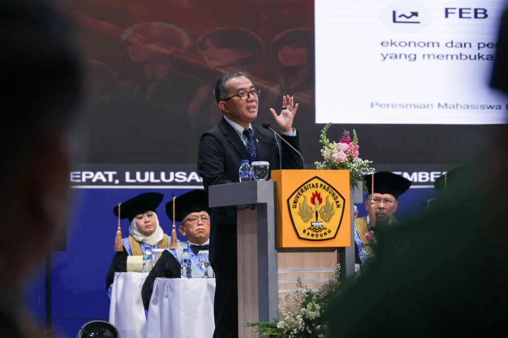 Mendiktisaintek RI Prof. Brian Yuliarto, S.T., M.Eng., Ph.D.